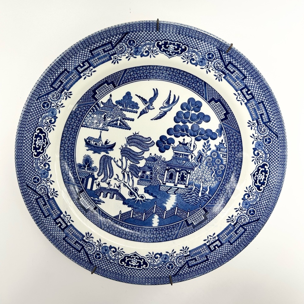 💙🤍Churchill - vintage ceramic plate.